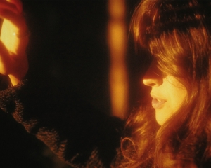 别害怕生活。生活。享受生活,开怀大笑。生活不会取悦你,你要去享受它。不管什么时候,当机会来临,要敢于抓住它,好好地利用它。